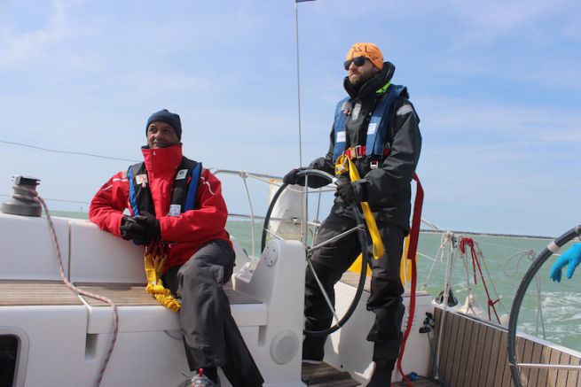 Aprenda a navegar en la escuela de vela Macif