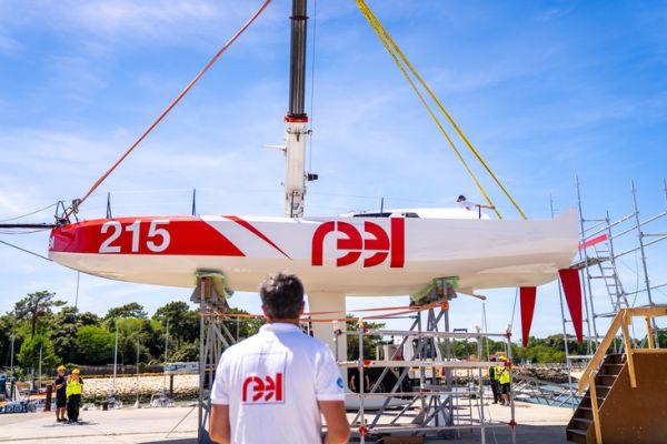El primer Class40 Lift V3 construido en los talleres de Verdon-sur-Mer