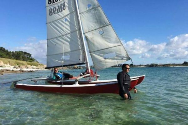 El Hobie Cat 16 unos d�as antes de su desarboladura