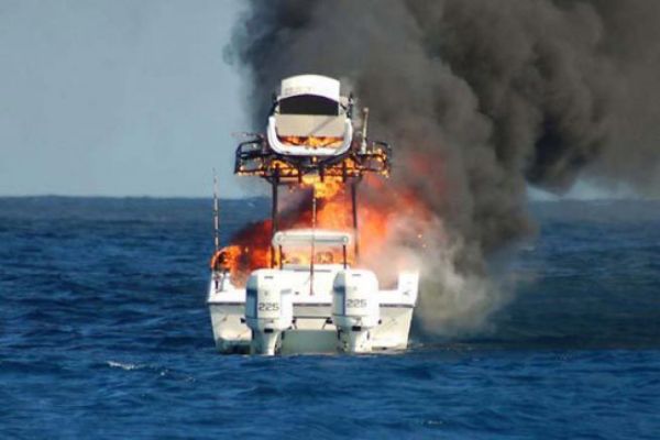 Incendio en un barco: consejos y trucos para alejar el peligro