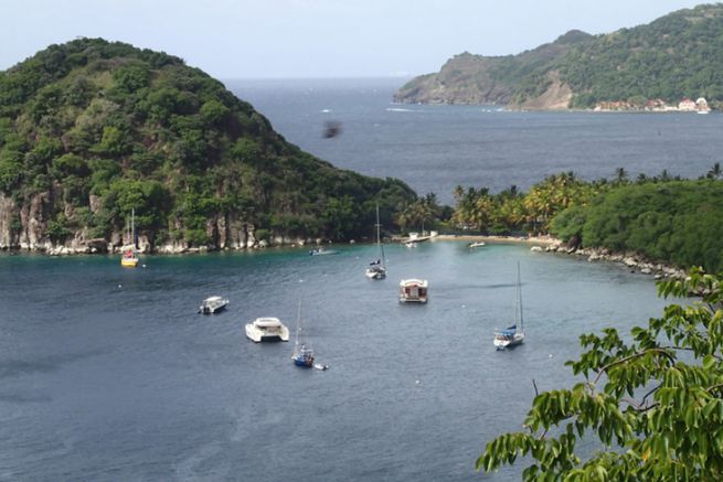 Por qu viajar en un catamarn a motor y no a vela?