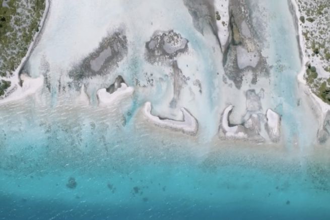 Bajo el Polo III: Primer atoln para el Porqu