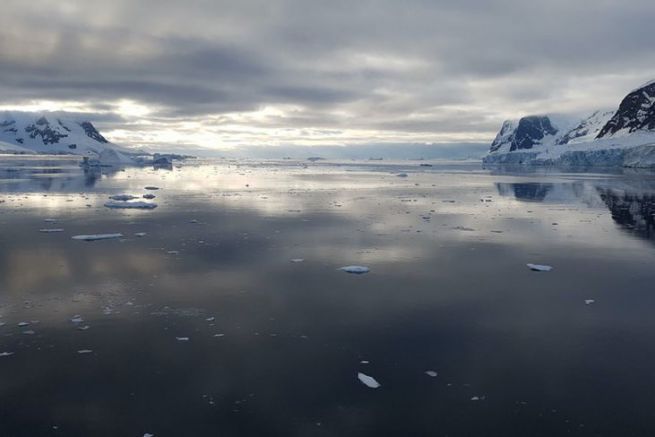 Aventuras y desventuras en la Antrtida: tras el encallamiento, prdida de confianza en el barco