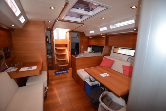 Instalaciones y vida a bordo del Solaris 44, confort y bienestar