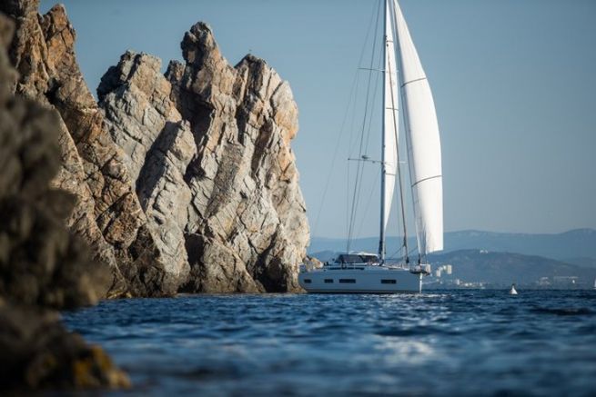 Amenidades y vida a bordo del Amel 50, gran comodidad en alta mar