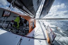 La balsa salvavidas de los barcos IMOCA en la Vende Globe: un elemento esencial de seguridad en el mar