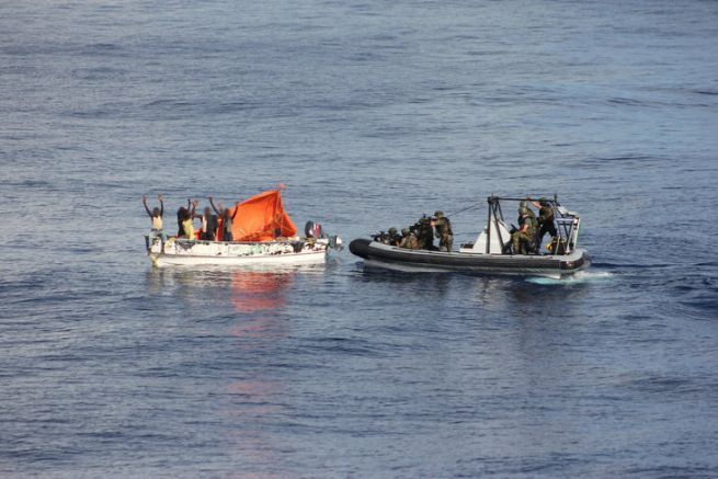 Interceptacin de un barco con piratas por parte de la Marina belga