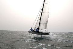 Vuelo durante la prueba del catamarn Befoil 16 Sport