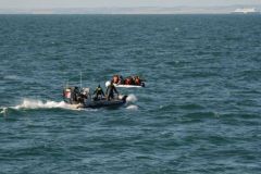 Rescate de una embarcacin de refugiados en el Canal de la Mancha