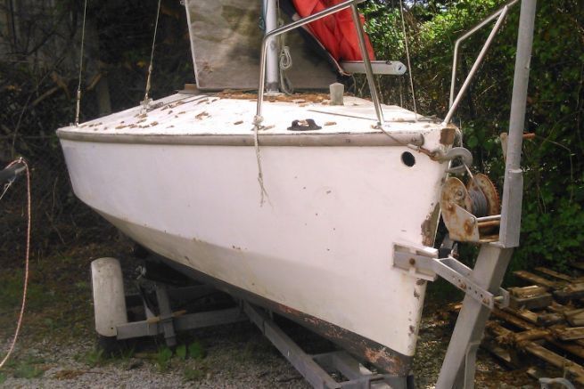 Renovacin de un Figaro 5 - Primer contacto y descubrimiento del barco abandonado!