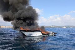 Barco en llamas tras llenar sus depsitos de combustible