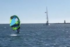 Wingfoil, el deporte de viento ideal para el crucero?