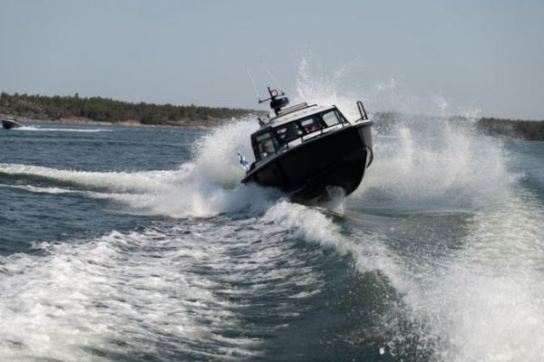 XO DFNDR 8, prueba en el mar de una mquina de regatas divertida y segura