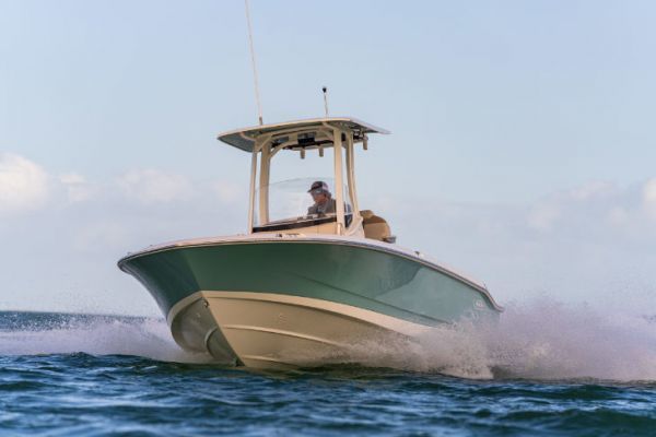 Boston Whaler 250 Dauntless, mantener viva una leyenda mientras se mejora