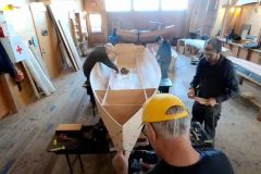 Proyecto Duracell: Montaje de un velero de 14 pies de eslora