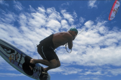 Robby Naish en accin con su kitesurf en la isla de Namotu, Fiyi