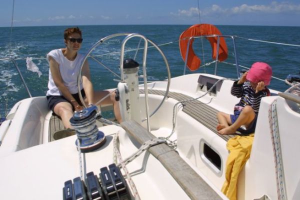 Navegar en familia: las primeras etapas clave del éxito de un crucero oceánico
