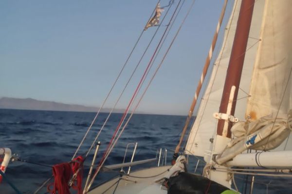 Cuaderno de bitcora de una travesa transatlntica de 21 das en Hateya, un cter de acero