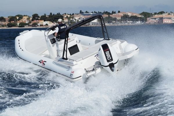 Prueba de mar del Honda 4XC Design HA27 en Etang de Thau