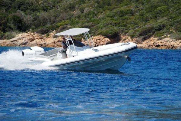Libecciu 1000: un diseo de cubierta ergonmico y fcil de usar de Fanale Marine