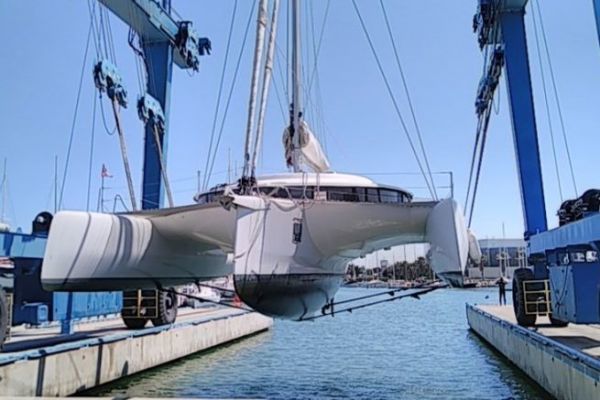 Azure Boat Services: mantenimiento completo de monocascos y multicascos