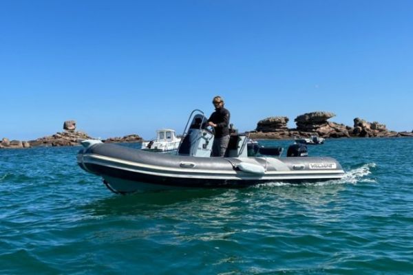 Brico Nautic : Alquiler de barcos a motor en Tr�beurden o Tr�gastel, navegaci�n entre Batz y Br�hat