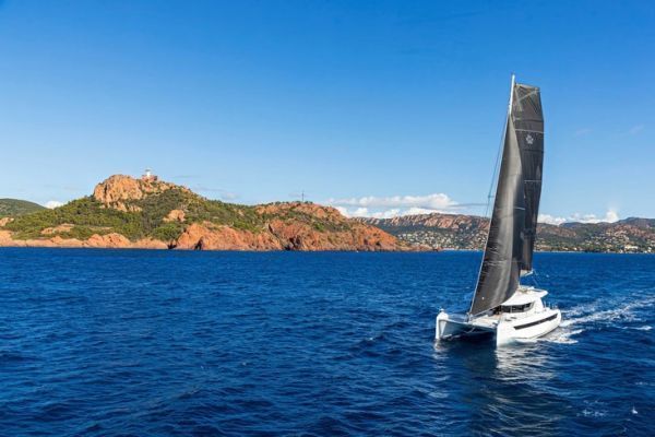 Leopard 52: la g�nesis de un nuevo buque insignia, que combina el ADN a prueba de ch�rter y la modernidad