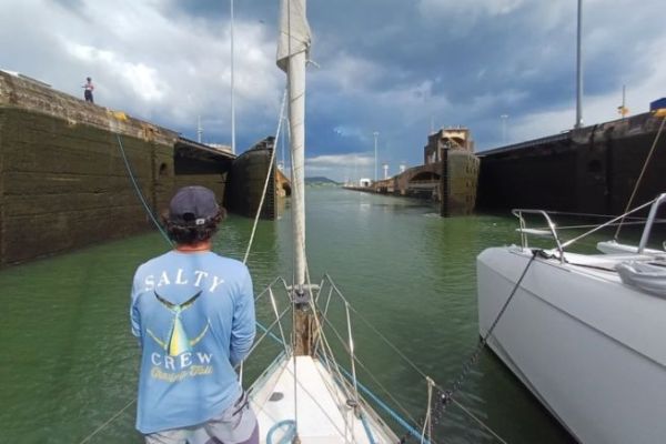 Canal de Panamá: a bordo del Toulcoun, la gran travesía hacia el Pacífico