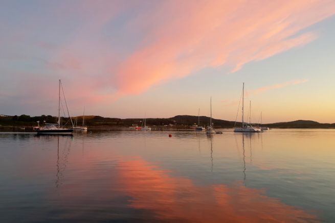 Fondeadero de Ardminish en Gigha, Escocia