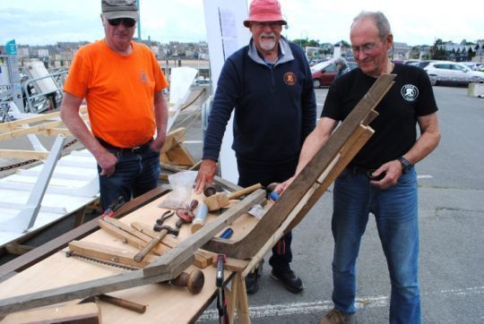 Jean-Pierre Lassauce, Jean-Yves Leport e Yves Roussel, miembros de la ADER