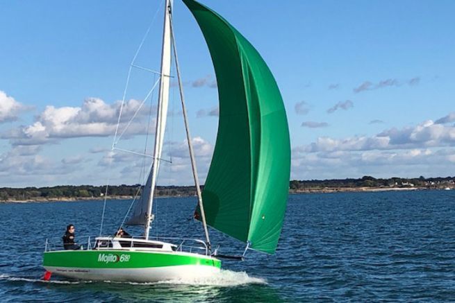 El Mojito 6.50 bajo spinnaker