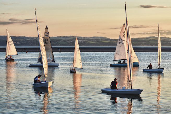 Vela nocturna en el lago West Kirby